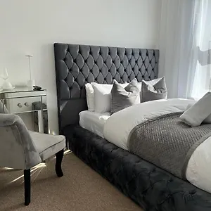  Guest house The Smaller New Refurbished Ensuite 5min From Parking In
